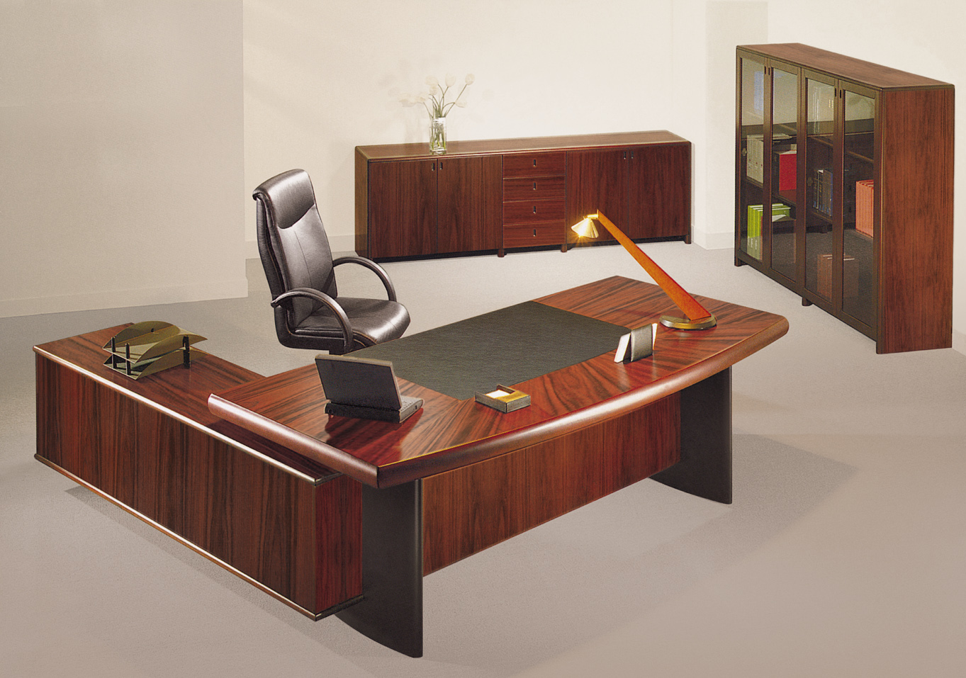 實(shí)木大班臺(tái)