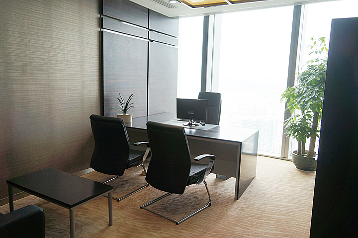 深鴻潤集團經(jīng)理辦公室